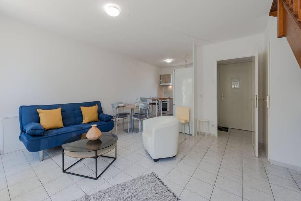Guest House III Magny-le-Hongre Bagian luar foto