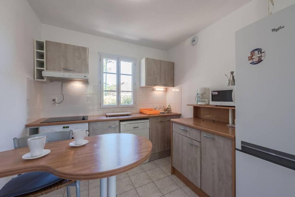 Guest House III Magny-le-Hongre Bagian luar foto